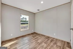 423 Emanuel Church Rd, Brunswick, GA 31523 - Photo 16