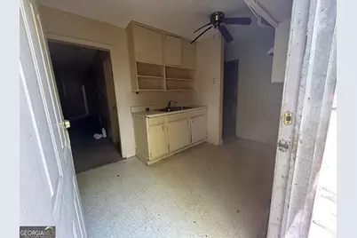 223 Academy St, Americus, GA 31709 - Photo 12