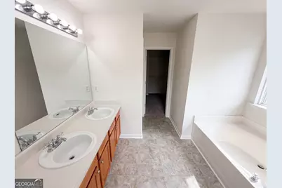 6126 Hickory Lane Drive, Union City, GA 30291 - Photo 14