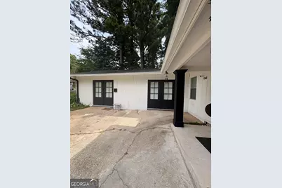 1148 Mannbrook Drive, Stone Mountain, GA 30083 - Photo 2