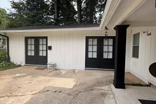 1148 Mannbrook Dr, Stone Mountain, GA 30083 - Photo 2