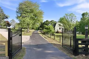 5618 Burke Ln, Gainesville, GA 30506 - Photo 2