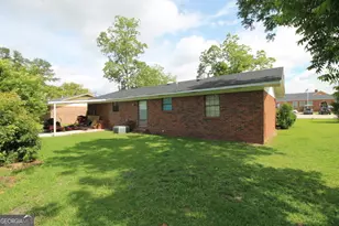 114 W 8th St, Alma, GA 31510 - Photo 4
