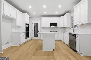 5228 Yellowtail Ln NW, Kennesaw, GA 30152 - Photo 2