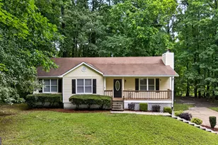 126 Doe Run Dr, Sharpsburg, GA 30277 - Photo 2
