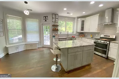 588 Lakeview Terrace SE, Smyrna, GA 30126 - Photo 10