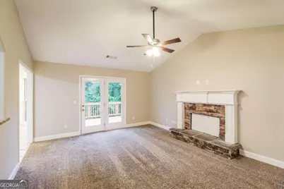 1926 Paynes Point, Winder, GA 30680 - Photo 4