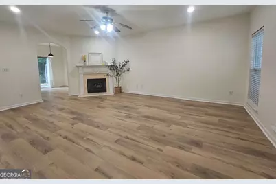 619 Kenridge Way, Suwanee, GA 30024 - Photo 2