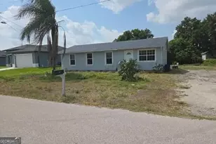 814 Frederick Reid St E, Lehigh Acres, FL 33974 - Photo 2
