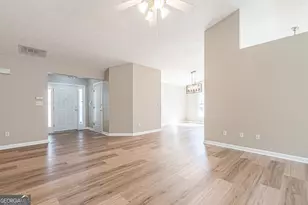 5755 Lakeview Cir, Lithonia, GA 30058 - Photo 20