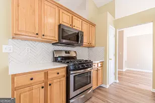5755 Lakeview Cir, Lithonia, GA 30058 - Photo 8