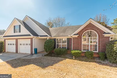 5755 Lakeview Circle, Lithonia, GA 30058 - Photo 2