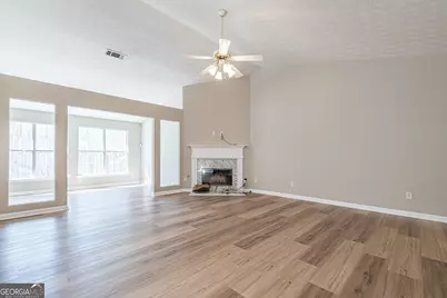 5755 Lakeview Circle, Lithonia, GA 30058 - Photo 16