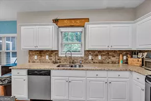 3858 Fortson Ln, Columbus, GA 31909 - Photo 10