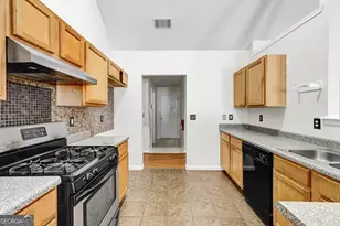 6827 Hill Creek Cove, Lithonia, GA 30058 - Photo 16