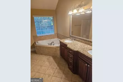 9376 Carnes Crossing Circle, Jonesboro, GA 30236 - Photo 10