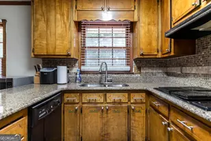 411 Hickory Ln, Griffin, GA 30223 - Photo 12