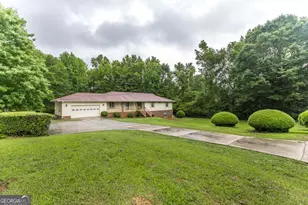 411 Hickory Ln, Griffin, GA 30223 - Photo 1