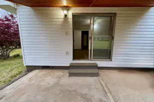 606 Viewpoint Dr, Jackson, GA 30233 - Photo 12