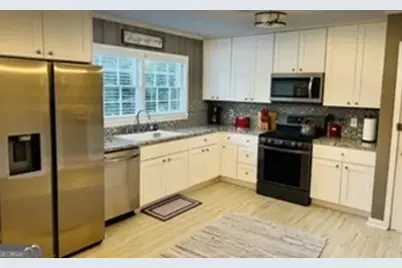 4004 Sheldon Drive NE, Atlanta, GA 30342 - Photo 6