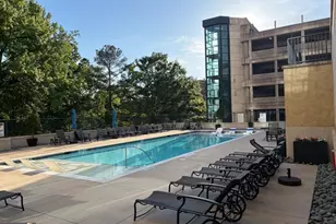 3040 Peachtree Rd NW, Atlanta, GA 30305 - Photo 16