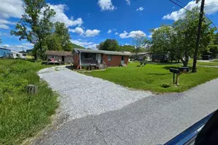 37 Erwin St, Clayton, GA 30525 - Photo 4
