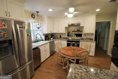 164 W Myra Street, Alma, GA 31510 - Photo 6