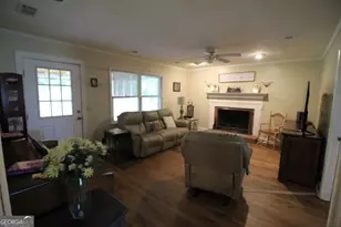 164 W Myra St, Alma, GA 31510 - Photo 2