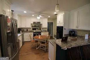 164 W Myra St, Alma, GA 31510 - Photo 4