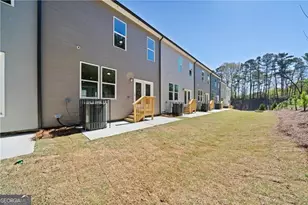 2676 Creek View Terrace, Atlanta, GA 30318 - Photo 32
