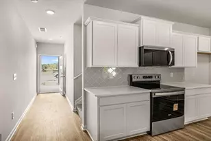 202 Sound Cir, Stockbridge, GA 30281 - Photo 4