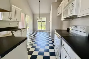 228 Providence Dr, Carrollton, GA 30116 - Photo 10