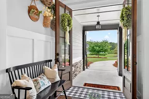 35 Beaumont Farms Dr, Sharpsburg, GA 30277 - Photo 8