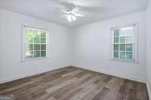 1386 Bryan Ave, East Point, GA 30344 - Photo 18