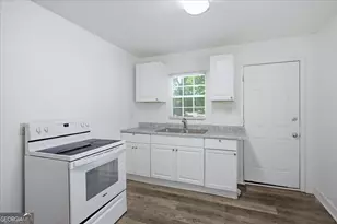 1386 Bryan Ave, East Point, GA 30344 - Photo 14