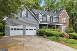 1080 Pebble Bend Dr, Grayson, GA 30017 - Photo 2