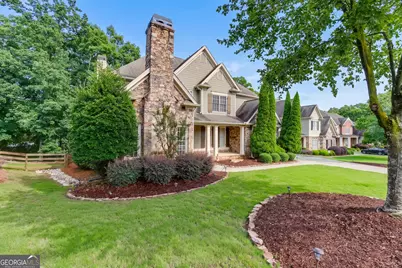 302 Beech Tree Hollow, Sugar Hill, GA 30518 - Photo 2