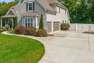 181 Peppertree Dr, Newnan, GA 30265 - Photo 4