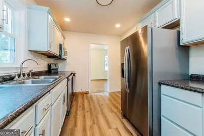 111 Benton Avenue, Warner Robins, GA 31088 - Photo 10