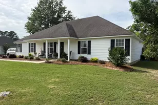725 Edgewater Pl, Hahira, GA 31632 - Photo 2