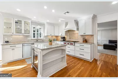 1511 Summerset Drive, Dunwoody, GA 30338 - Photo 8