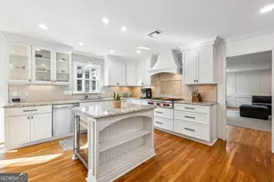 1511 Summerset Dr, Dunwoody, GA 30338 - Photo 8