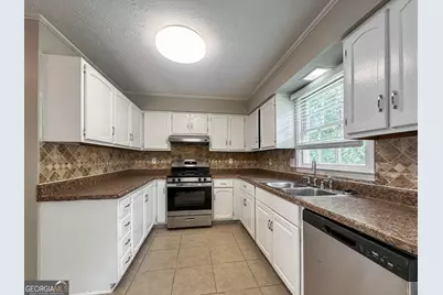 561 Chatham Trail, Jonesboro, GA 30238 - Photo 6