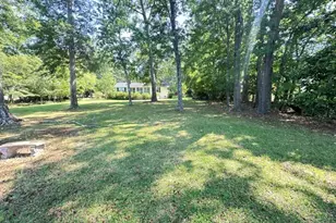125 W Lakeview Dr, Milledgeville, GA 31061 - Photo 2