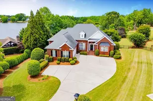 210 Turnberry Cir, Carrollton, GA 30116 - Photo 2