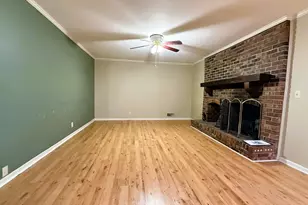 409 Edwards St, Elberton, GA 30635 - Photo 2
