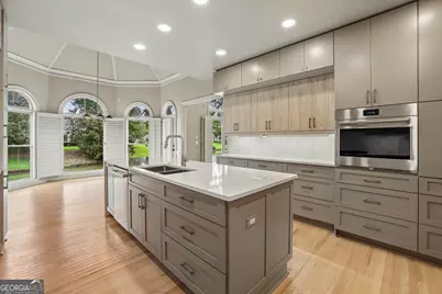 8980 Etching Overlook, Johns Creek, GA 30097 - Photo 10