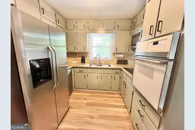 3154 Barkside Court, Atlanta, GA 30341 - Photo 8