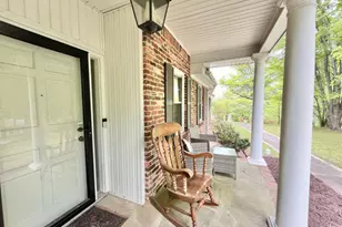 3154 Barkside Ct, Atlanta, GA 30341 - Photo 2