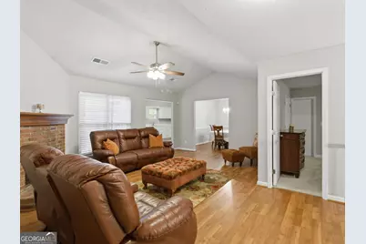 4281 E Meadow Drive, Duluth, GA 30096 - Photo 4
